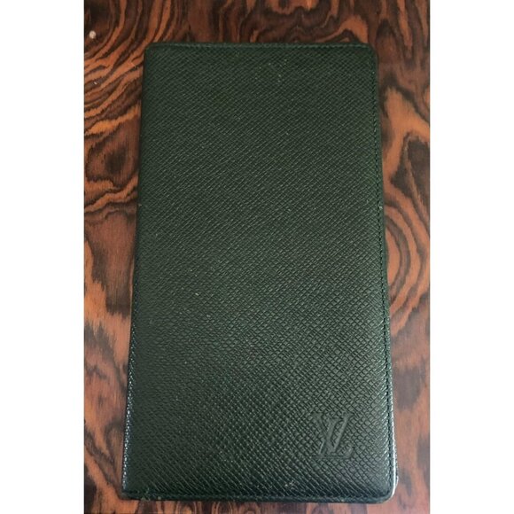 LOUIS VUITTON Taiga Leather Long Wallet Card Cash Holder Dark Green - Picture 1 of 15